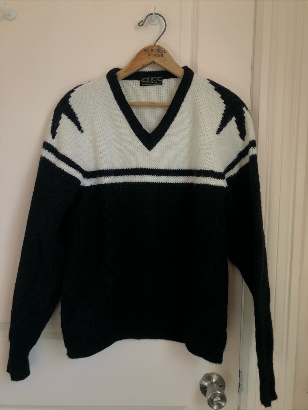 Black and White 50s Vintage Sweater Collegiate